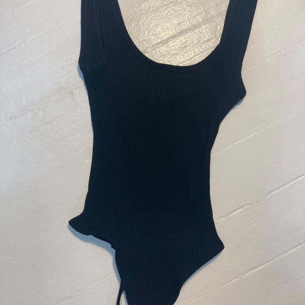 Aritzia Wilfred Free ribbed bodysuit XXS Black